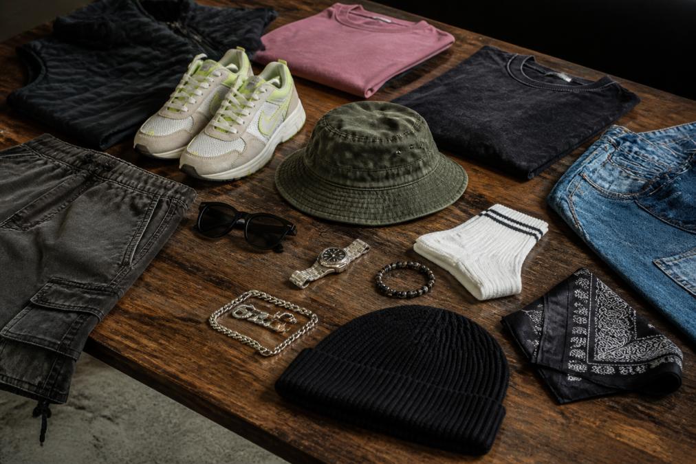 Streetwear accessoires combineren: stap voor stap