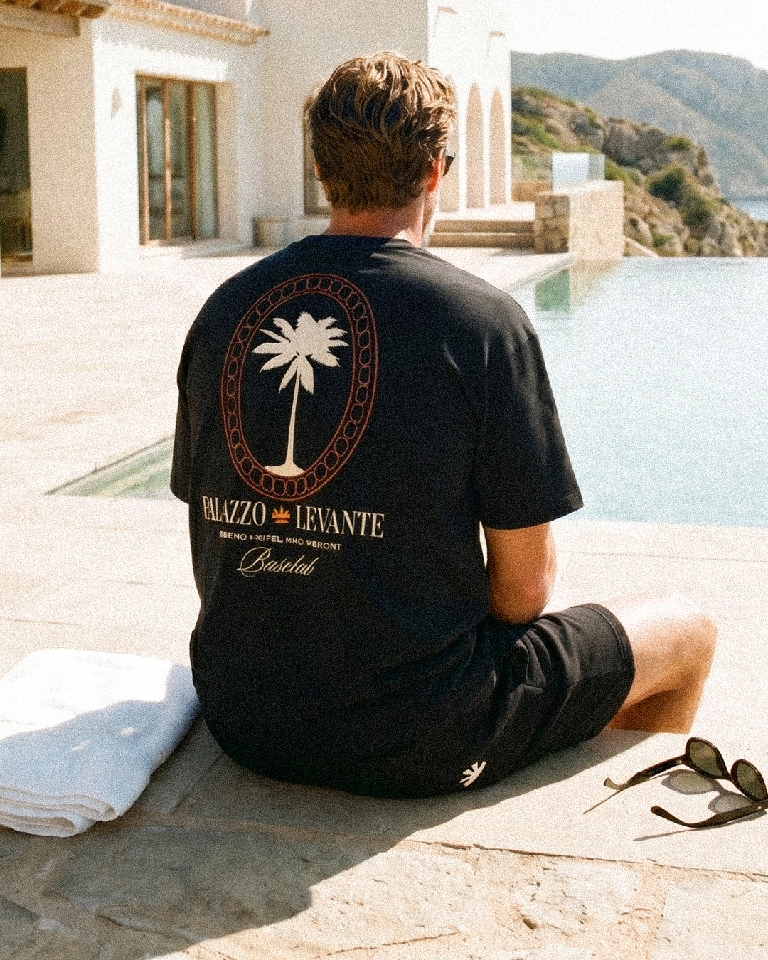 Resort T-Shirt - Zwart - Baselab | LAB10STREETWEAR