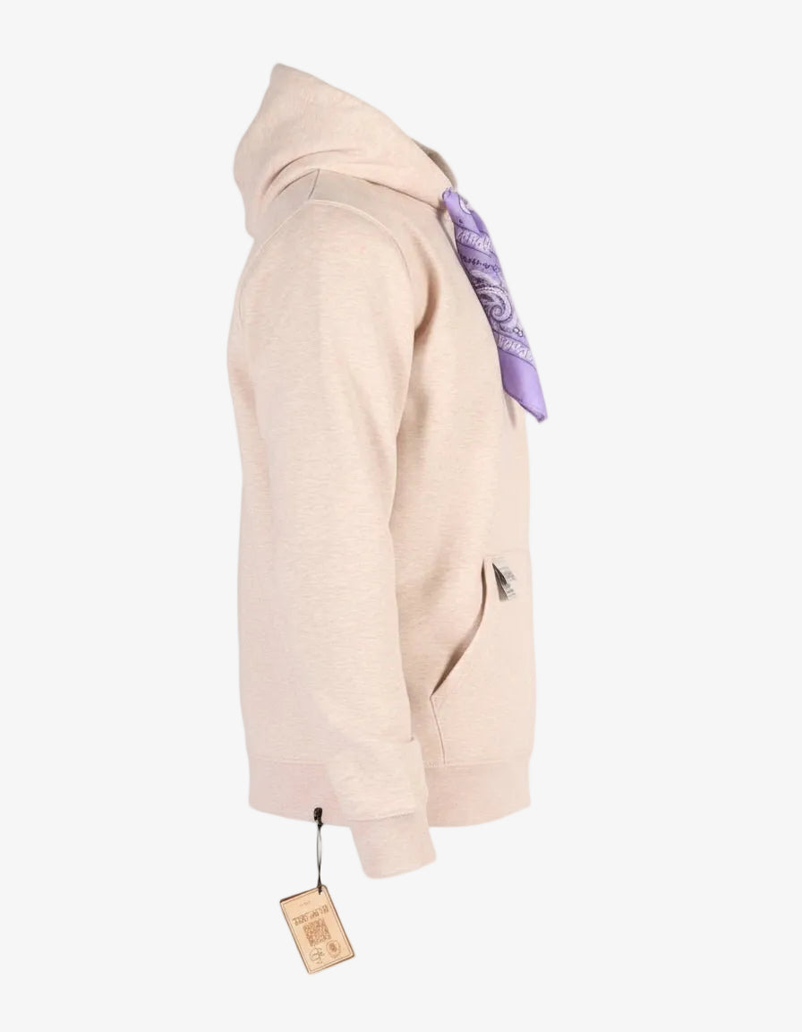 Sandkleurige hoodie aan zijkant met kangaroezak en paarse trekkoorden, hanglabel LAB10MENSWEAR.NL