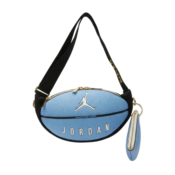Basketbal heuptas van Bluejump, blauwe ronde tas met zwarte band, ritssluiting en JORDAN.