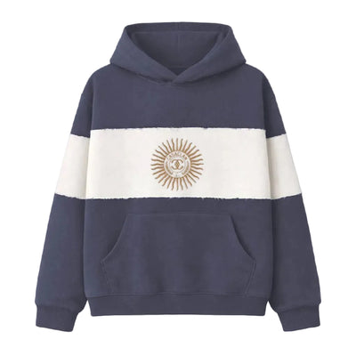 Hoodie met capuchon, donkerblauw en wit, embleem op borst in midden