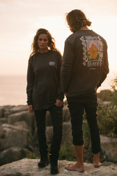 Sunset Seeker LongSleeve - Stone Grey - Surf.inc | LAB10STREETWEAR